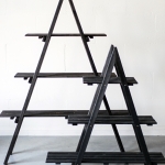 Trikampės lentynėlės - 150 / 110 cm (H), lentynėlių plotis 20 cm